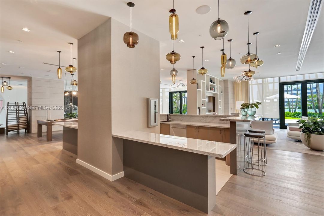 Active With Contract: $5,500 (1 beds, 2 baths, 898 Square Feet)