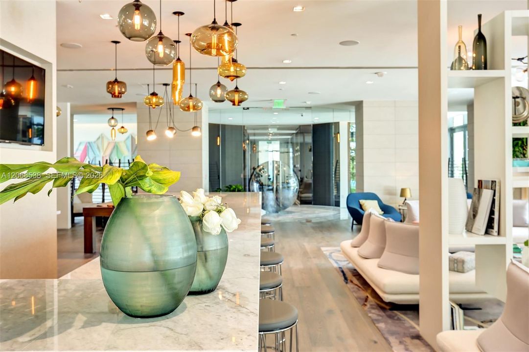 Active With Contract: $5,500 (1 beds, 2 baths, 898 Square Feet)