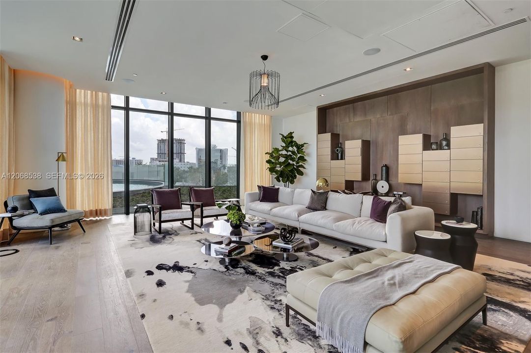 Active With Contract: $5,500 (1 beds, 2 baths, 898 Square Feet)