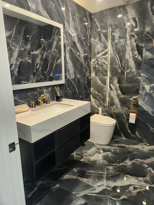 Guest Foyer Bathroom