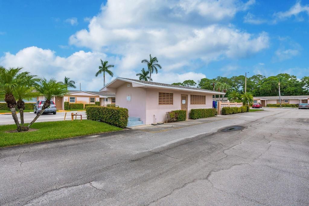 2523DudleyDr.BWPB-22