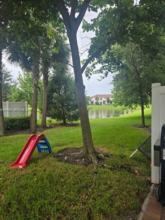 For Rent: $3,350 (3 beds, 2 baths, 1728 Square Feet)