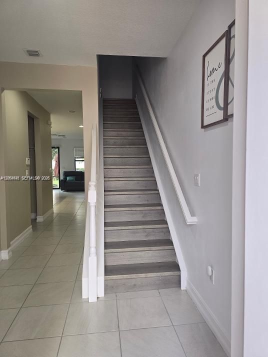 For Rent: $3,350 (3 beds, 2 baths, 1728 Square Feet)