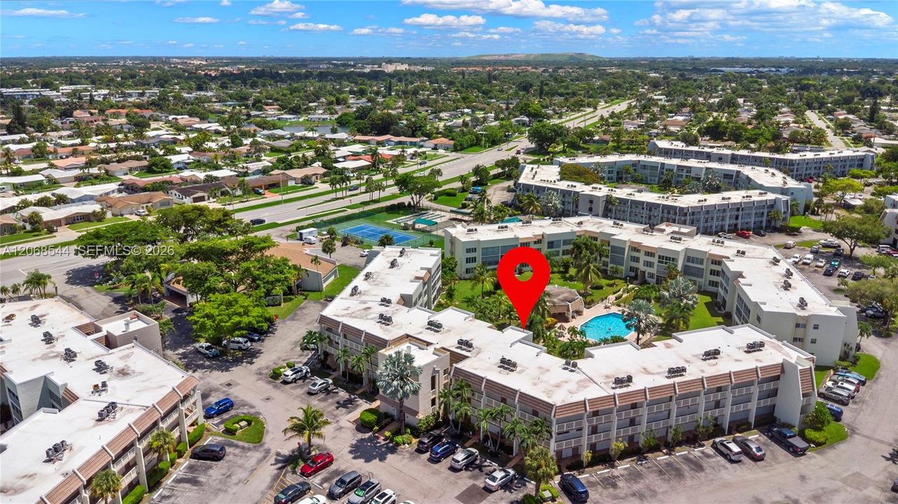 For Sale: $124,000 (1 beds, 1 baths, 720 Square Feet)