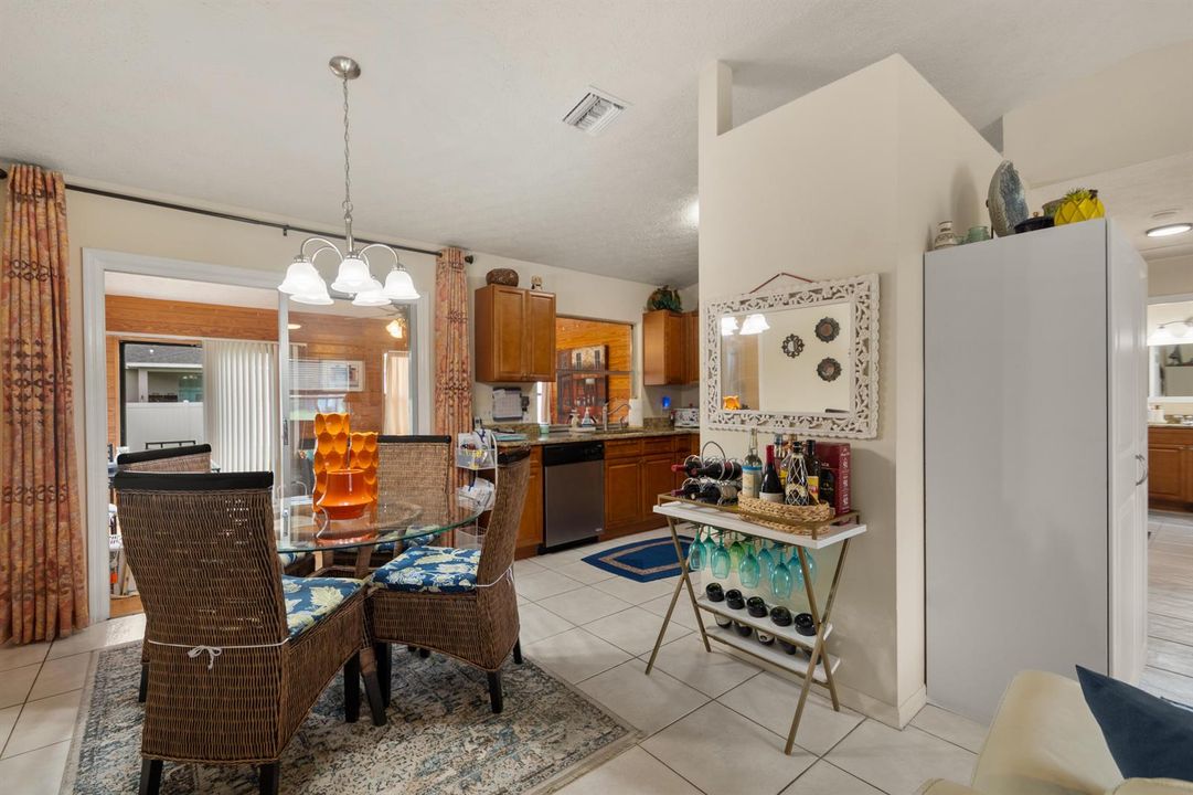 Dining/Kitchen