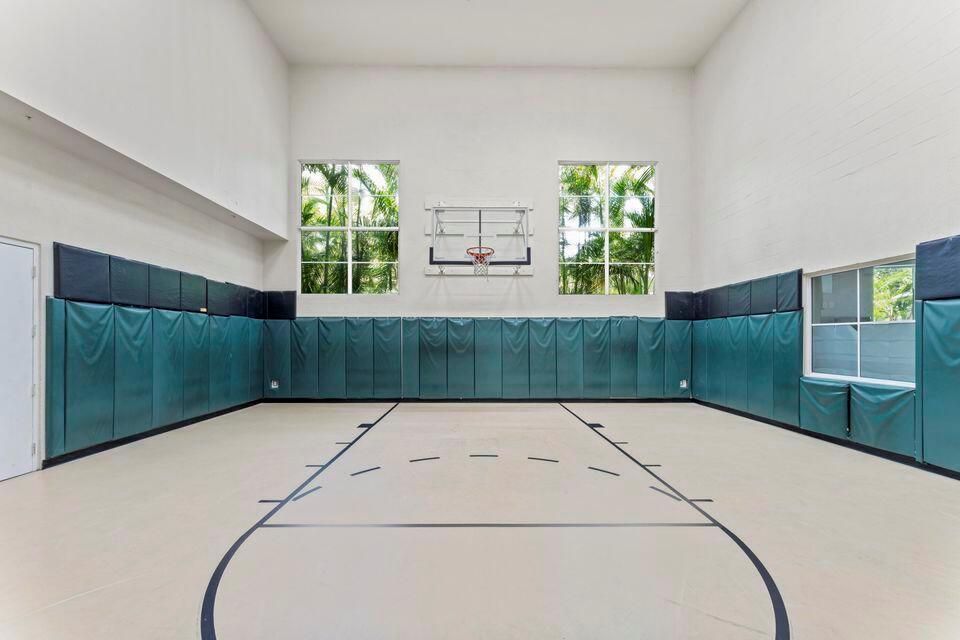BASKETBALL COURT