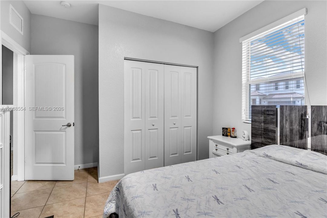 For Sale: $570,000 (3 beds, 2 baths, 1698 Square Feet)
