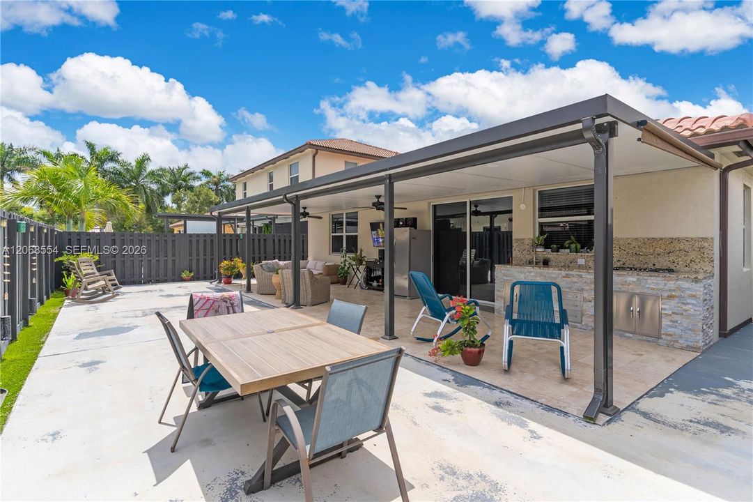 For Sale: $570,000 (3 beds, 2 baths, 1698 Square Feet)