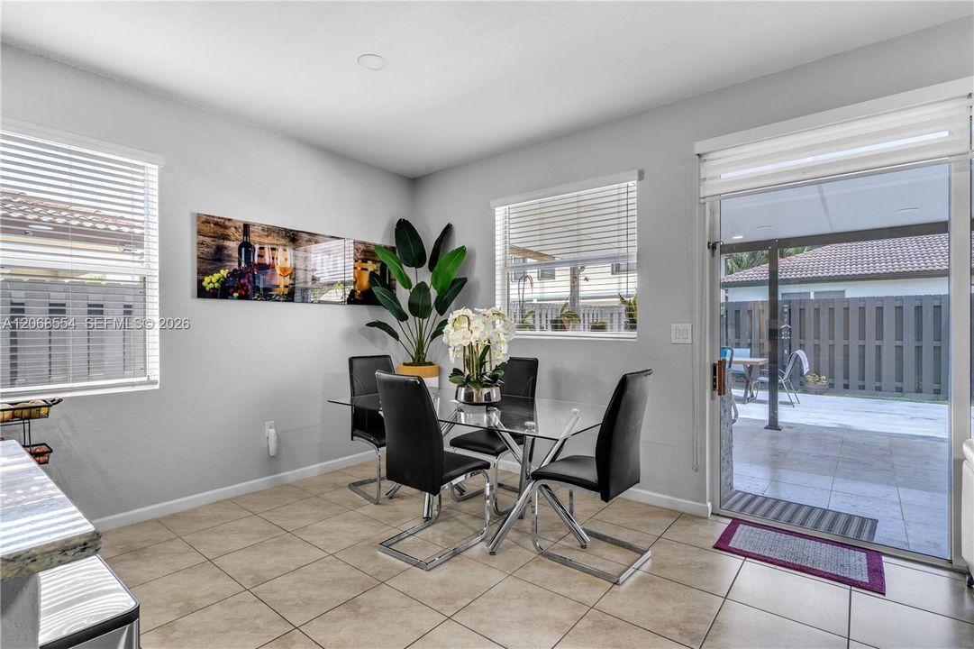 For Sale: $570,000 (3 beds, 2 baths, 1698 Square Feet)