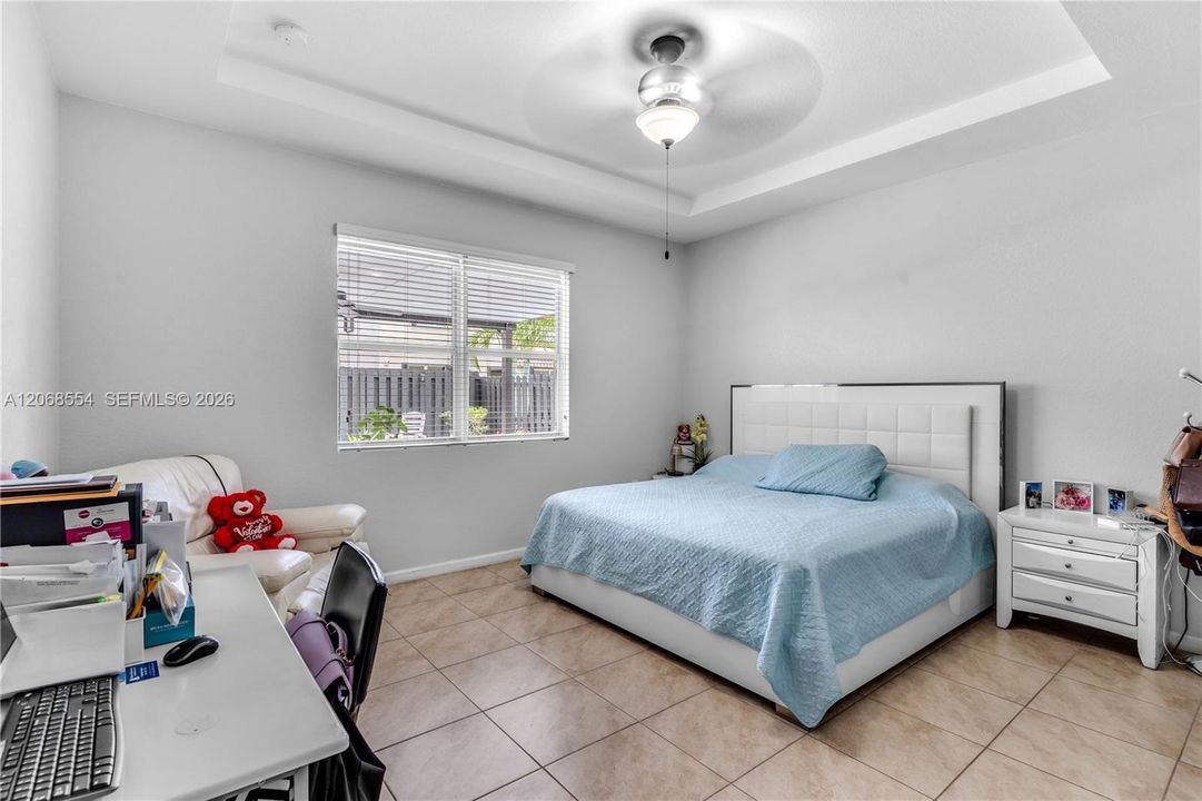 For Sale: $570,000 (3 beds, 2 baths, 1698 Square Feet)