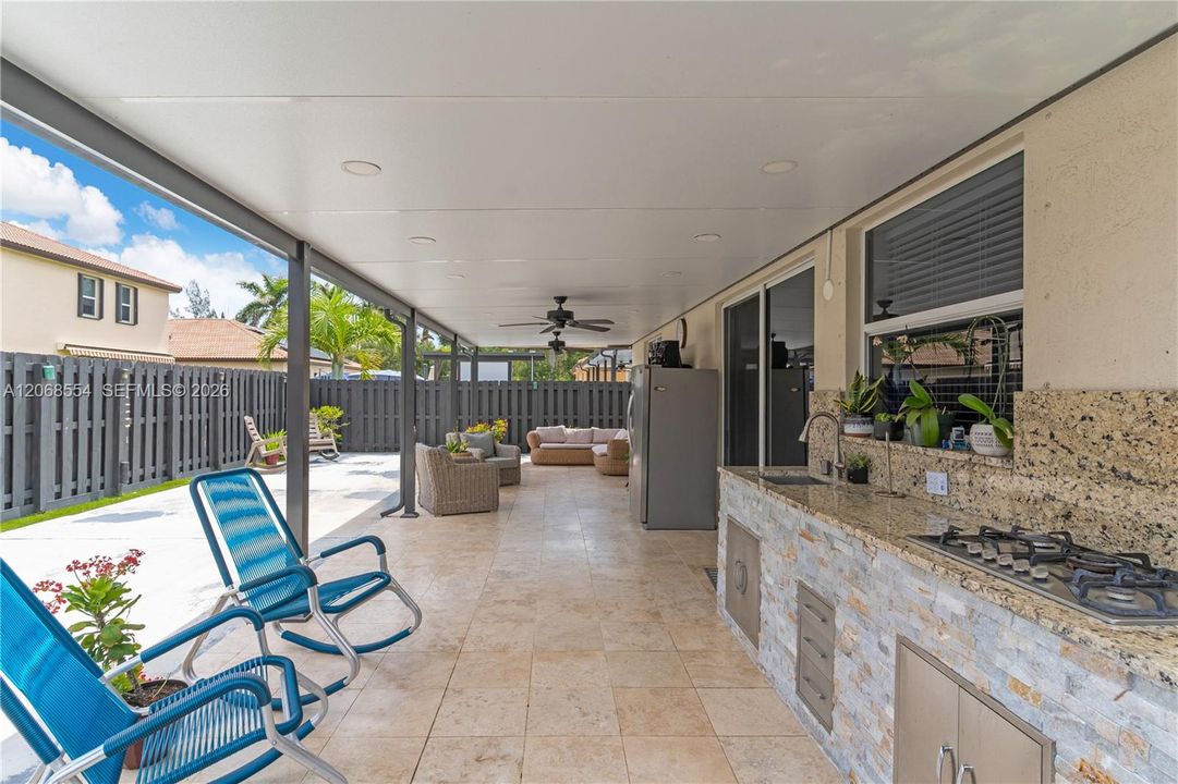 For Sale: $570,000 (3 beds, 2 baths, 1698 Square Feet)