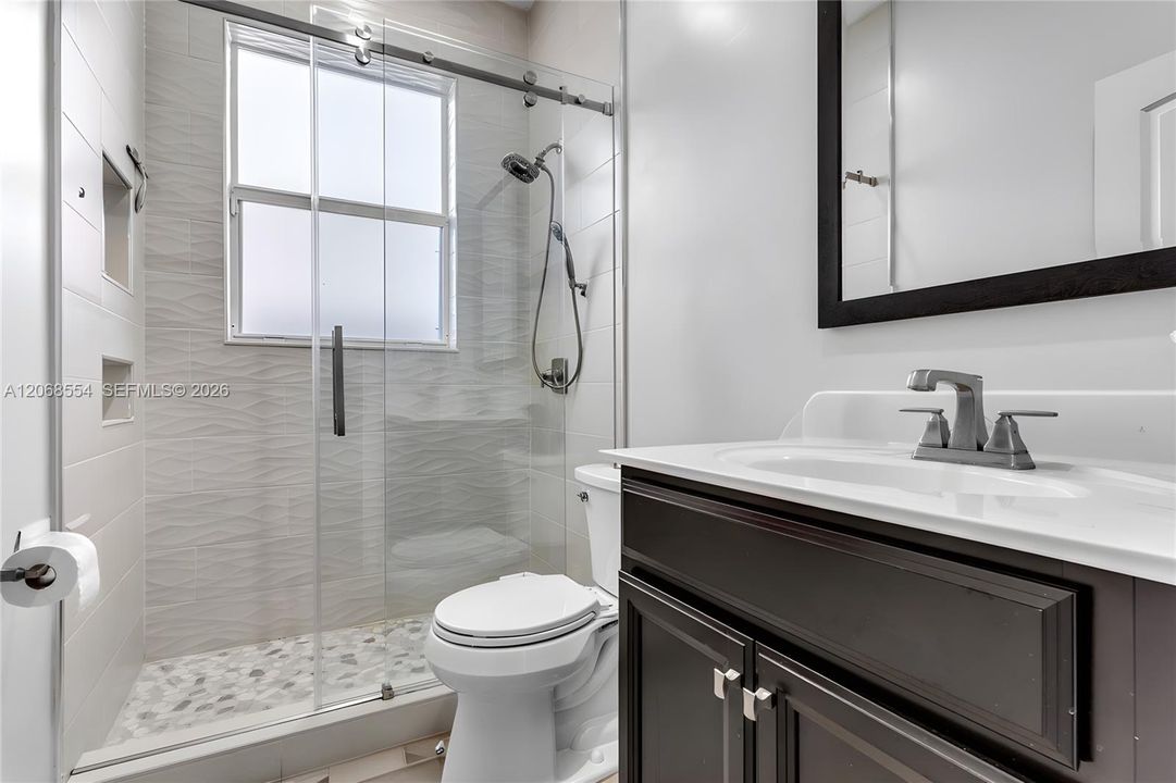 For Sale: $570,000 (3 beds, 2 baths, 1698 Square Feet)
