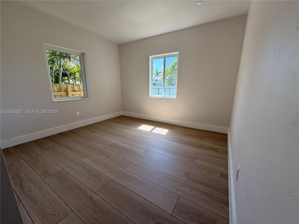 For Sale: $785,000 (3 beds, 2 baths, 1036 Square Feet)