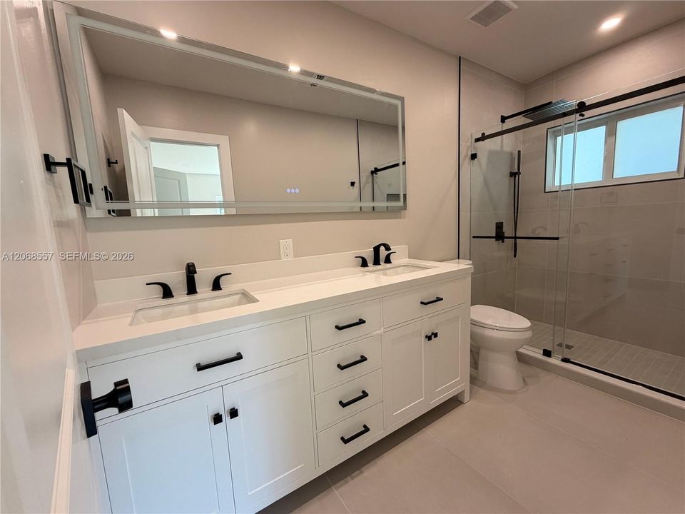 For Sale: $785,000 (3 beds, 2 baths, 1036 Square Feet)