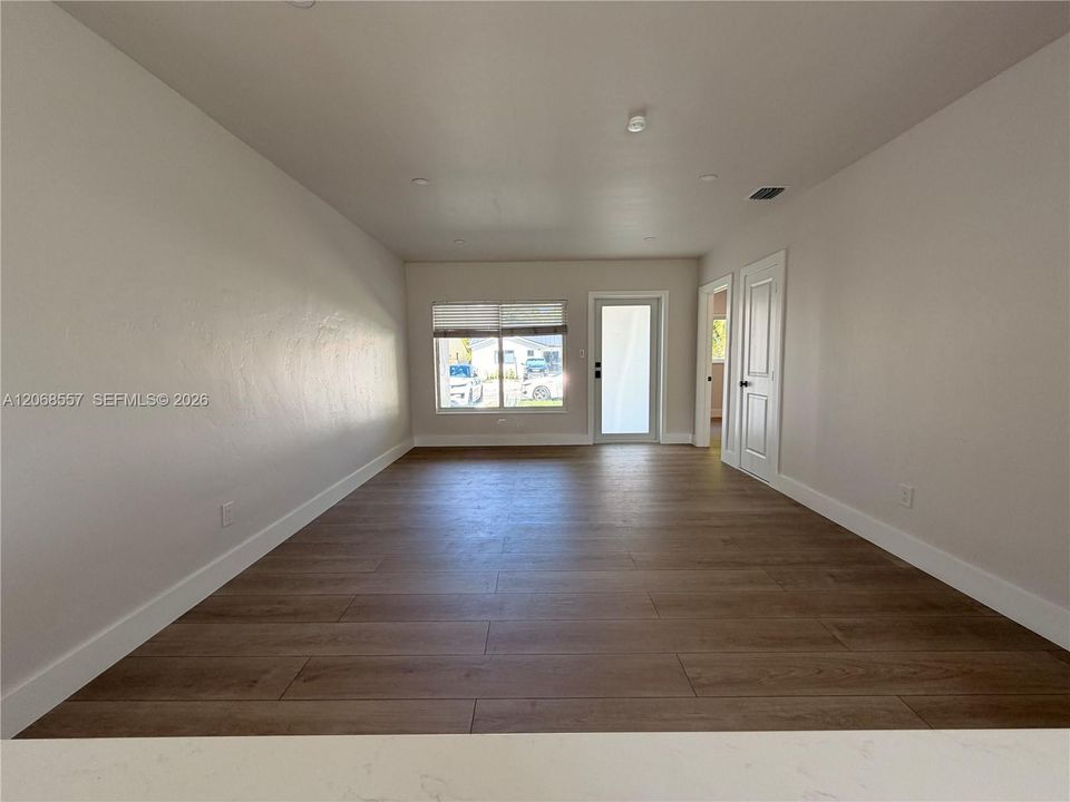For Sale: $785,000 (3 beds, 2 baths, 1036 Square Feet)