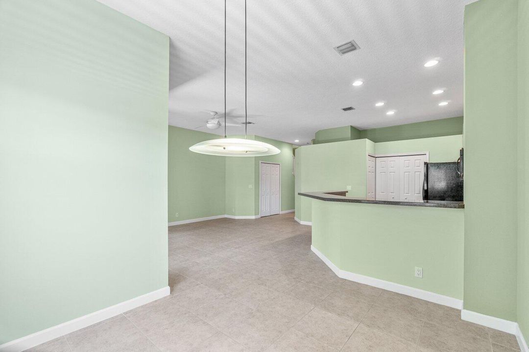 Kitchen Breakfast Area