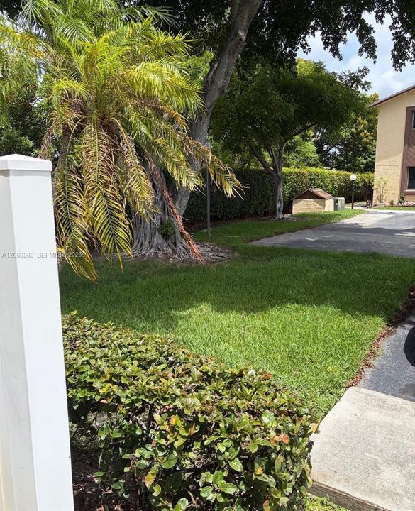 For Sale: $299,000 (2 beds, 2 baths, 1190 Square Feet)