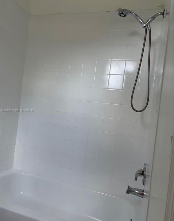 For Sale: $299,000 (2 beds, 2 baths, 1190 Square Feet)