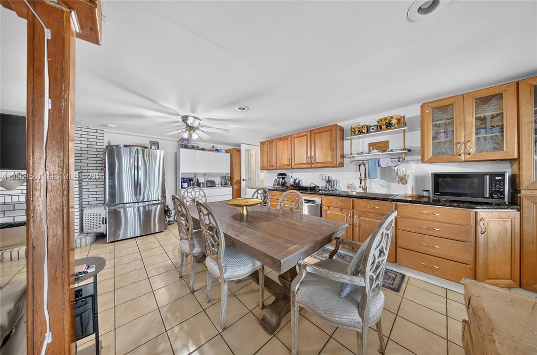 For Sale: $825,000 (3 beds, 2 baths, 2368 Square Feet)