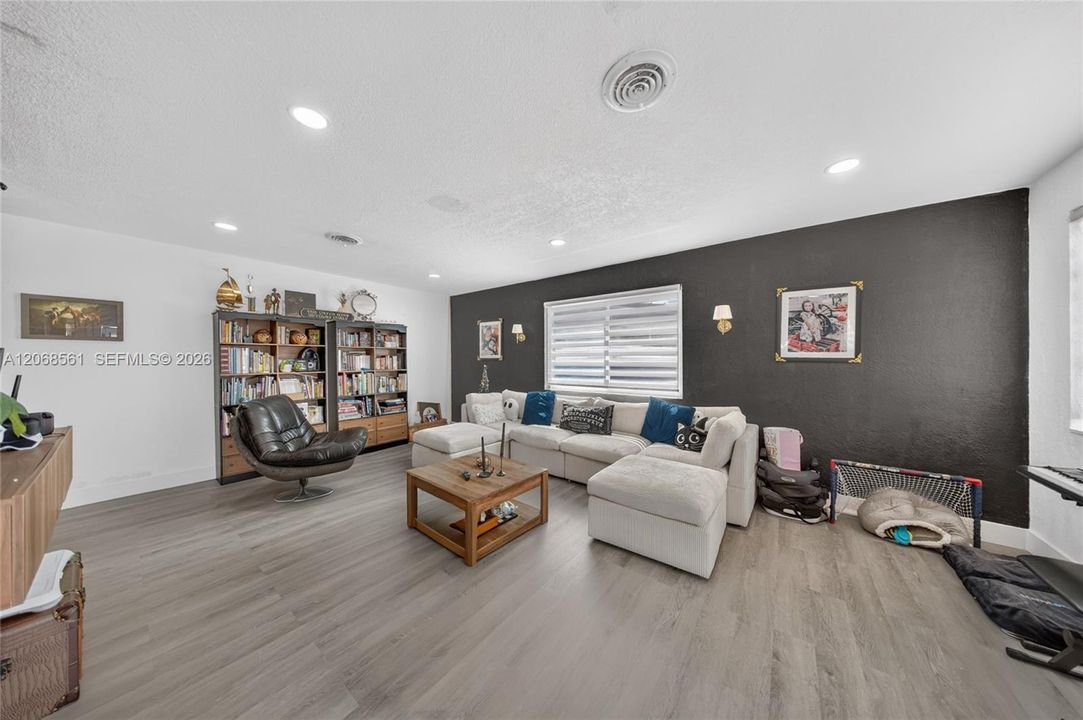 For Sale: $825,000 (3 beds, 2 baths, 2368 Square Feet)