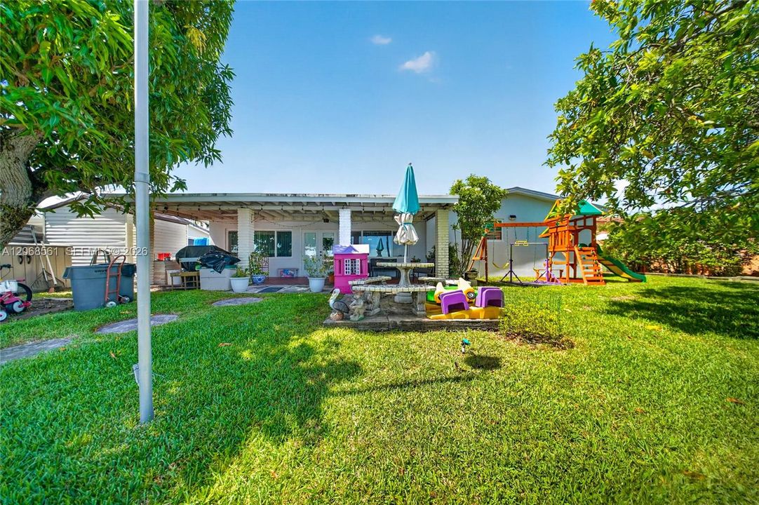 For Sale: $825,000 (3 beds, 2 baths, 2368 Square Feet)