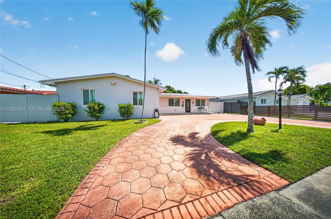 For Sale: $825,000 (3 beds, 2 baths, 2368 Square Feet)