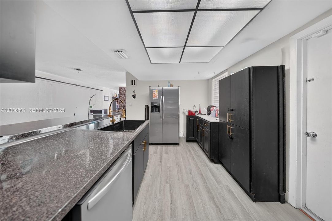 For Sale: $825,000 (3 beds, 2 baths, 2368 Square Feet)