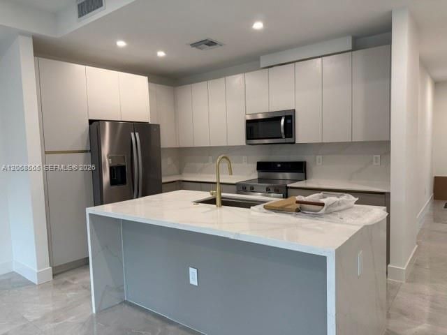 For Rent: $3,950 (3 beds, 2 baths, 1633 Square Feet)