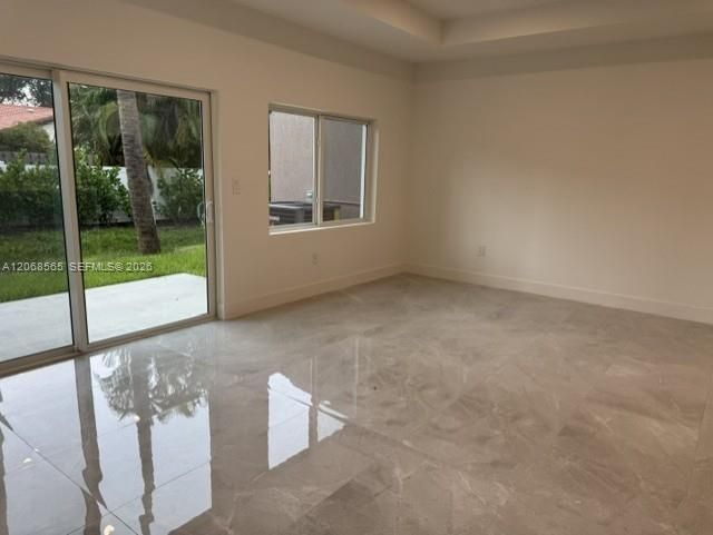 For Rent: $3,950 (3 beds, 2 baths, 1633 Square Feet)