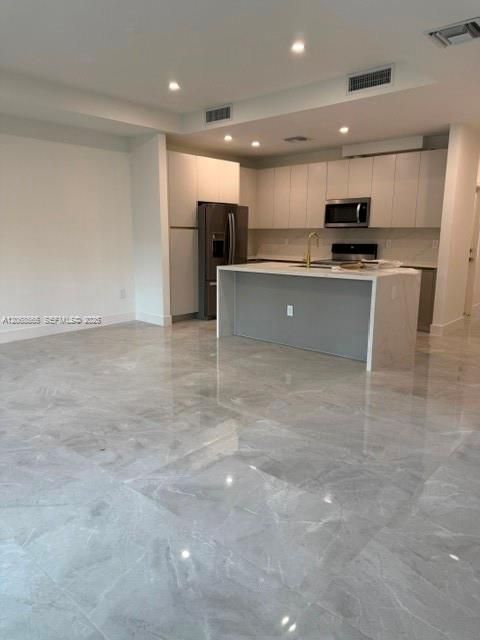 For Rent: $3,950 (3 beds, 2 baths, 1633 Square Feet)