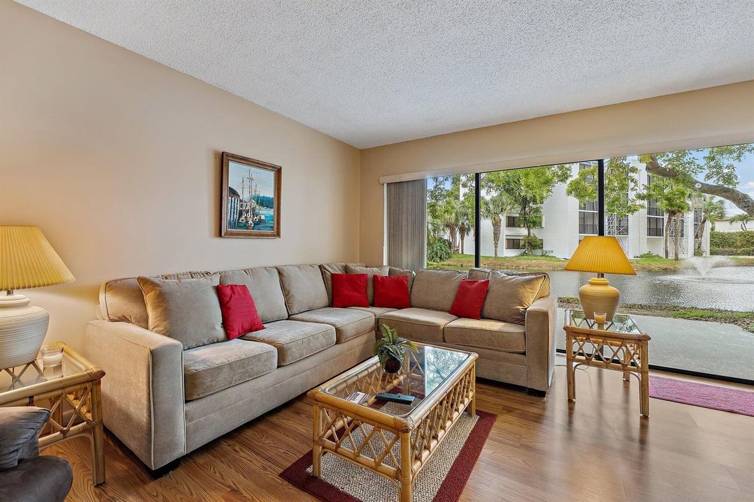 003-1605US1NB104-Jupiter-FL-SMALL