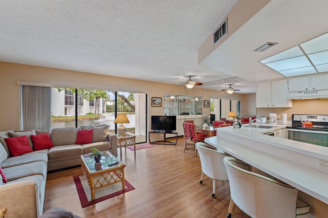 002-1605US1NB104-Jupiter-FL-SMALL