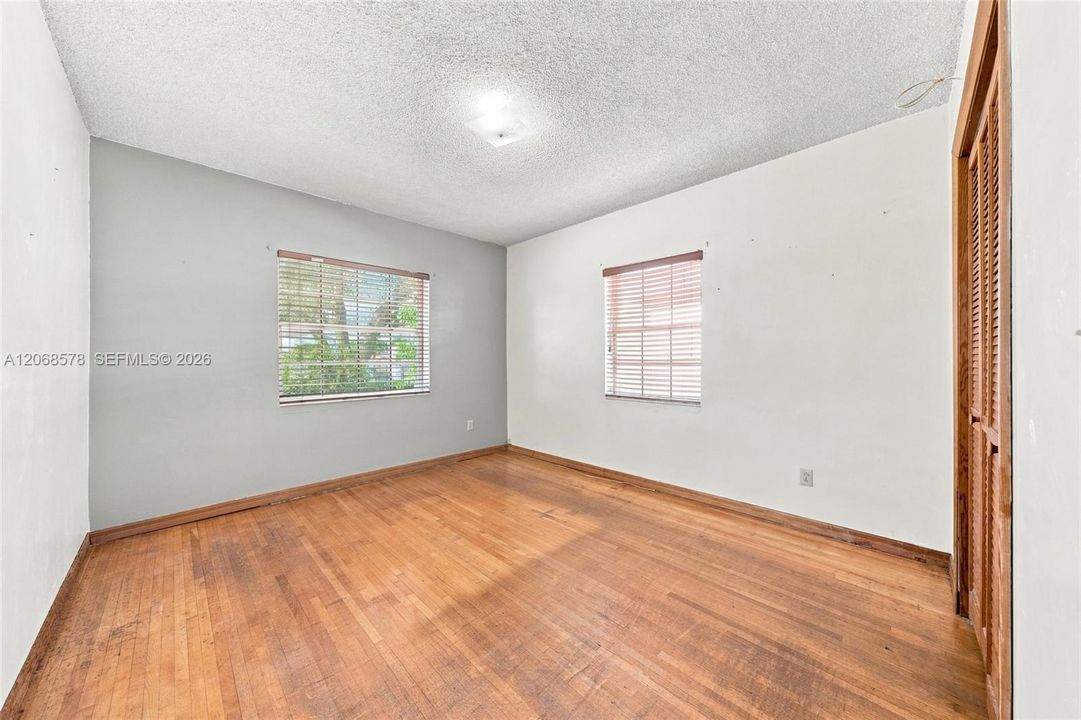 For Sale: $650,000 (3 beds, 2 baths, 1421 Square Feet)