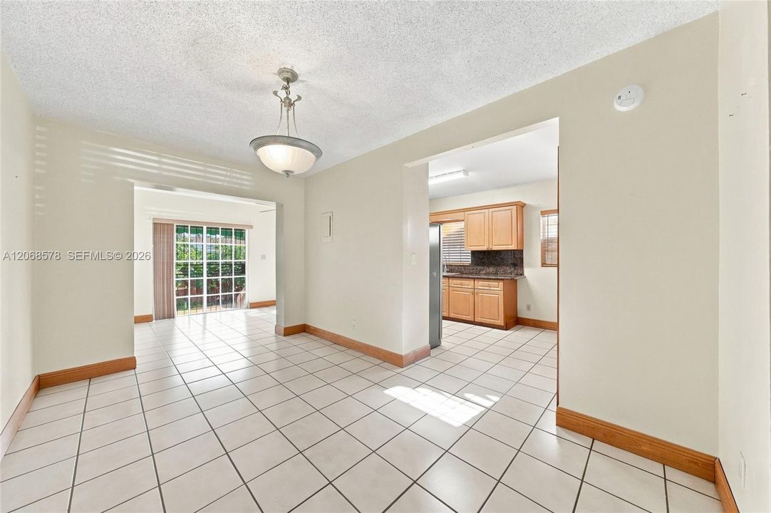 For Sale: $650,000 (3 beds, 2 baths, 1421 Square Feet)