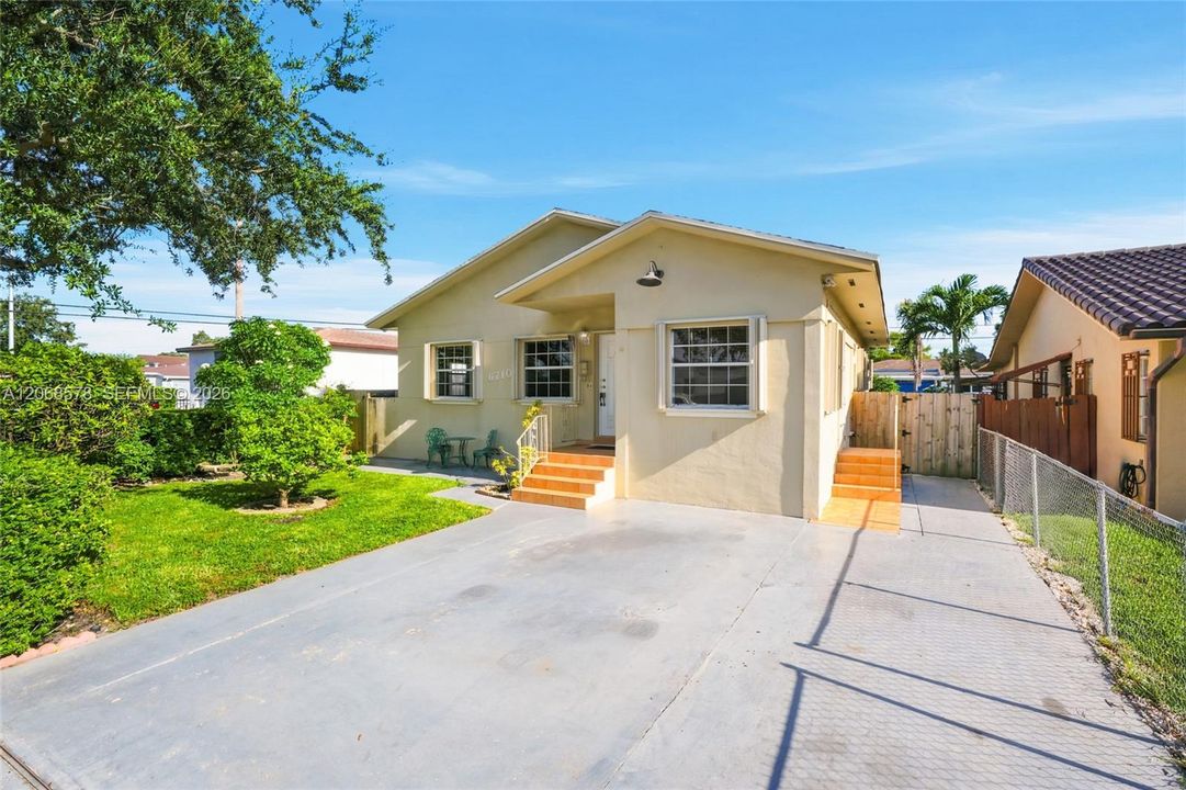 For Sale: $650,000 (3 beds, 2 baths, 1421 Square Feet)