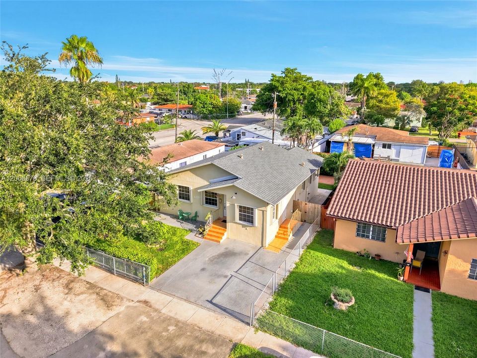 For Sale: $650,000 (3 beds, 2 baths, 1421 Square Feet)