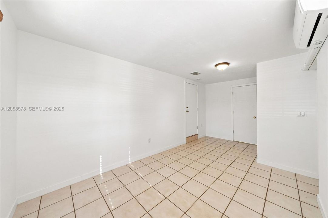 For Sale: $650,000 (3 beds, 2 baths, 1421 Square Feet)