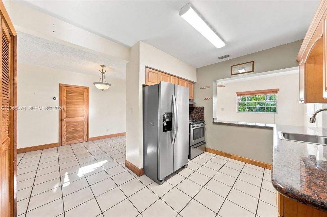 For Sale: $650,000 (3 beds, 2 baths, 1421 Square Feet)