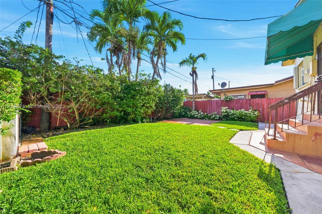 For Sale: $650,000 (3 beds, 2 baths, 1421 Square Feet)