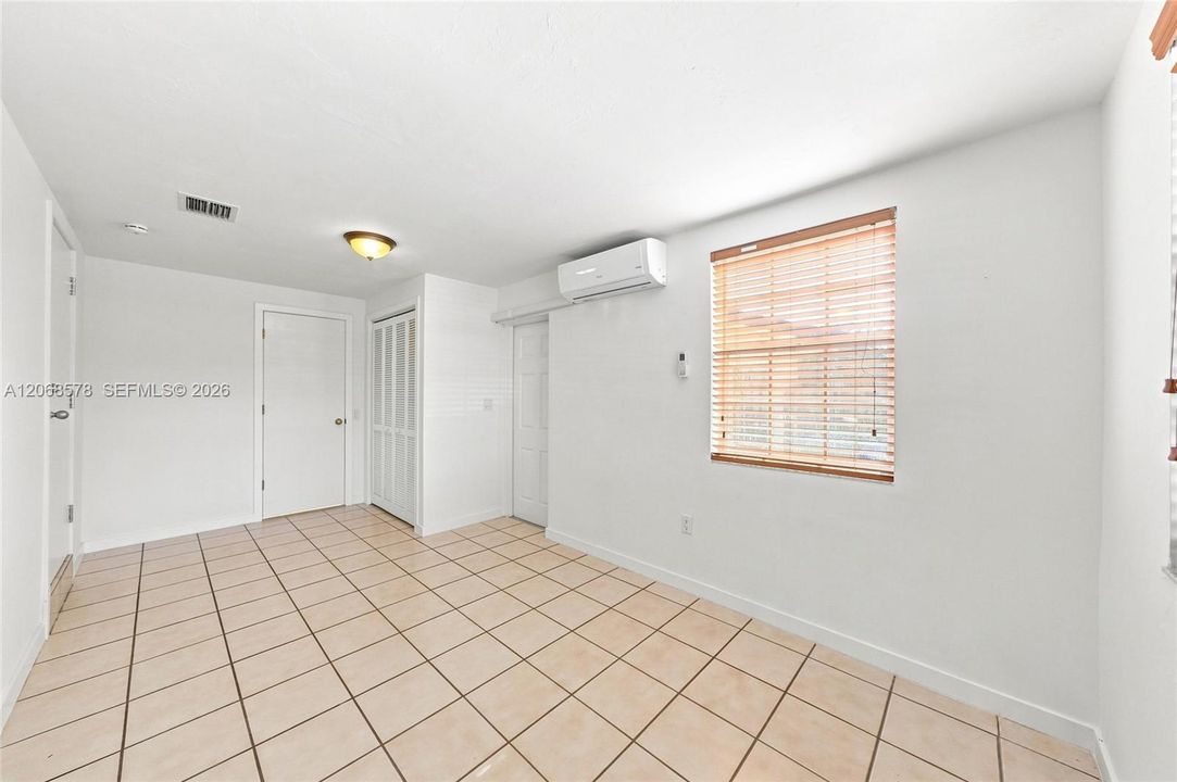 For Sale: $650,000 (3 beds, 2 baths, 1421 Square Feet)