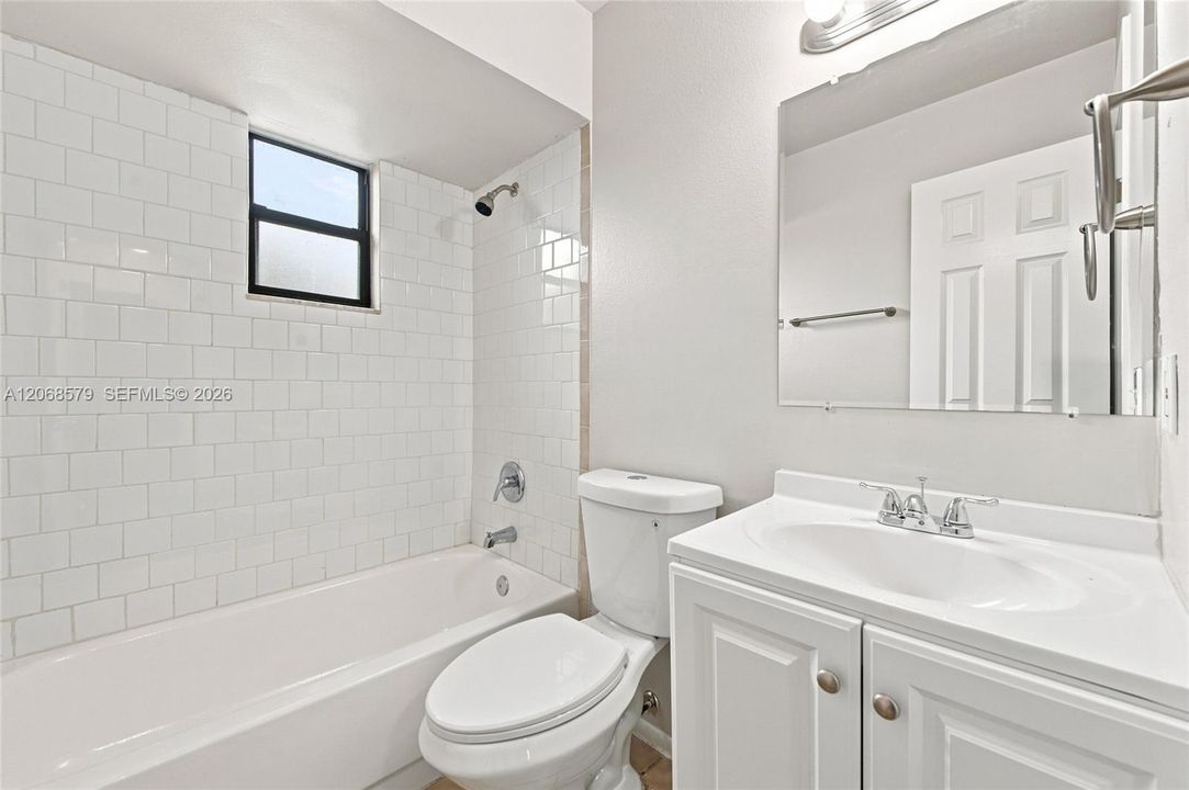For Sale: $345,000 (3 beds, 2 baths, 1056 Square Feet)