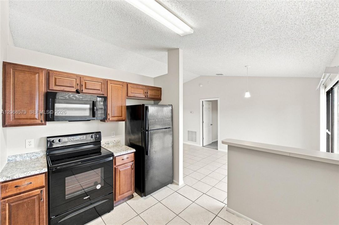 For Sale: $345,000 (3 beds, 2 baths, 1056 Square Feet)