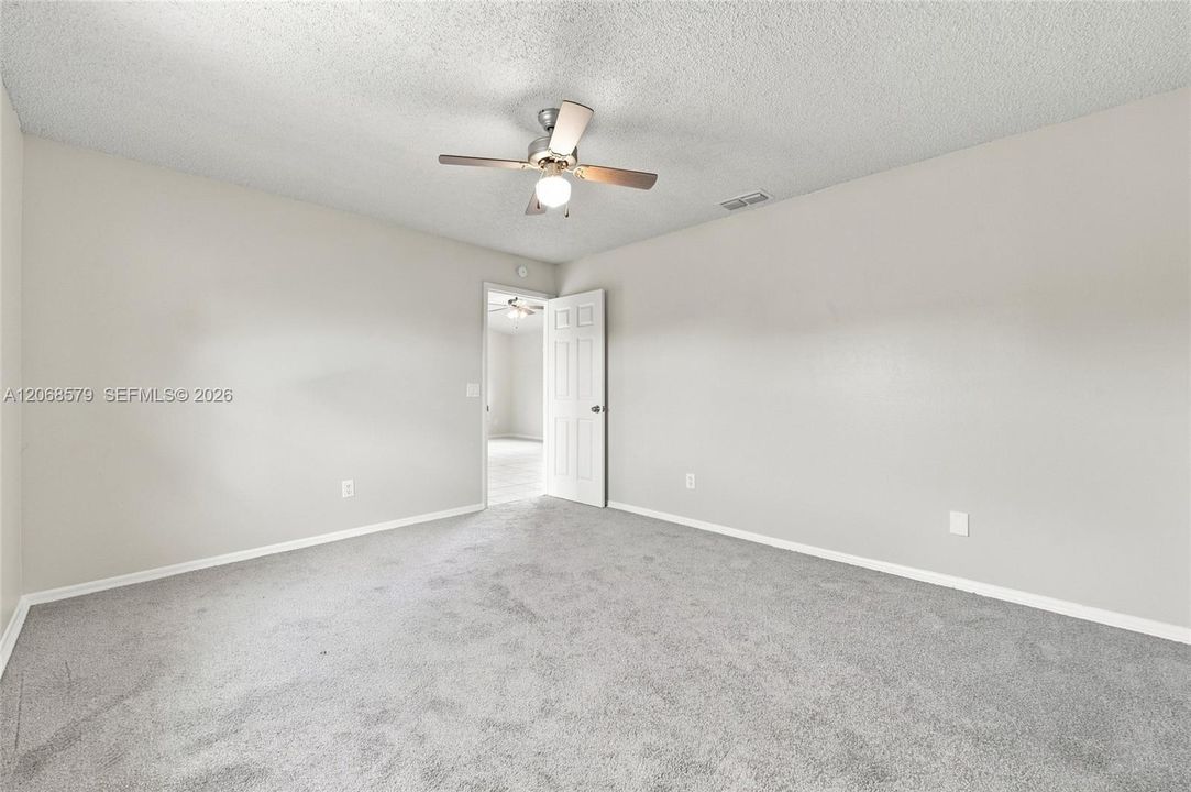 For Sale: $345,000 (3 beds, 2 baths, 1056 Square Feet)
