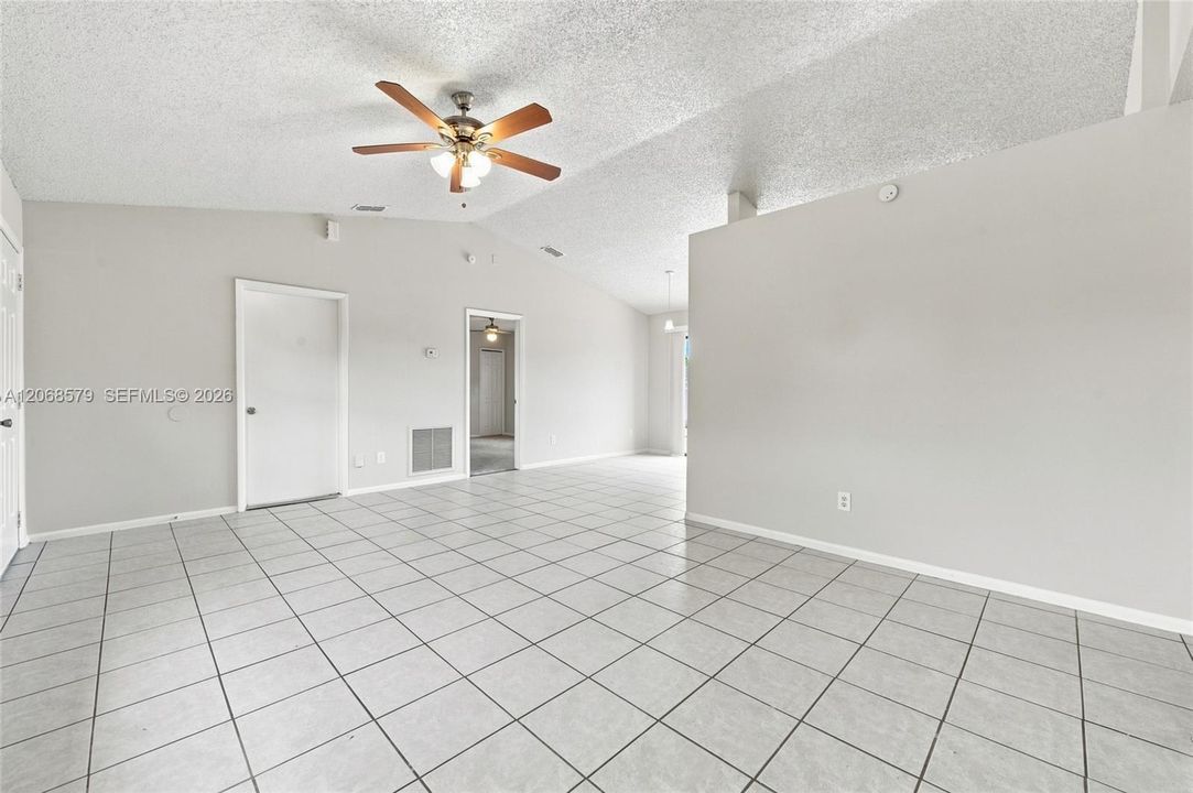 For Sale: $345,000 (3 beds, 2 baths, 1056 Square Feet)