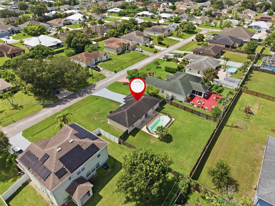 For Sale: $345,000 (3 beds, 2 baths, 1056 Square Feet)