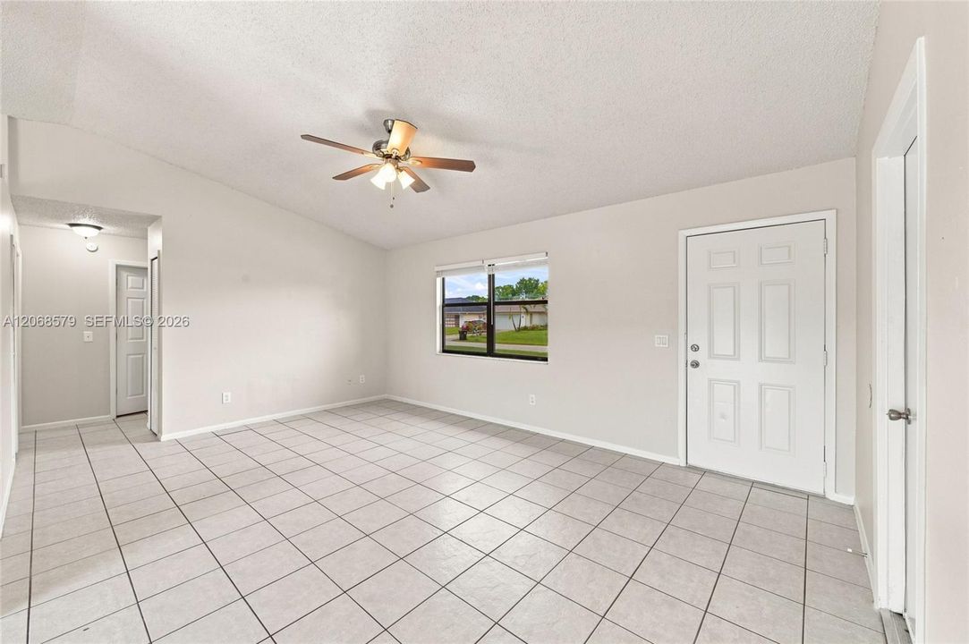 For Sale: $345,000 (3 beds, 2 baths, 1056 Square Feet)