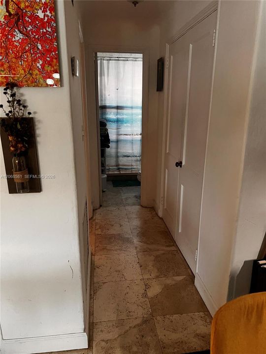For Sale: $375,000 (1 beds, 1 baths, 635 Square Feet)