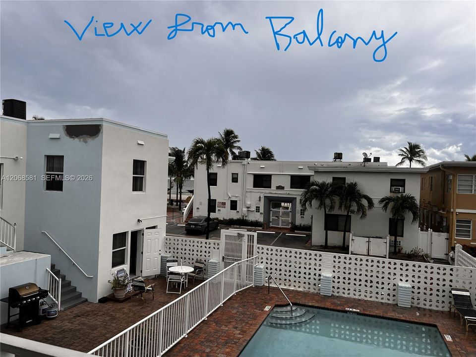 For Sale: $375,000 (1 beds, 1 baths, 635 Square Feet)