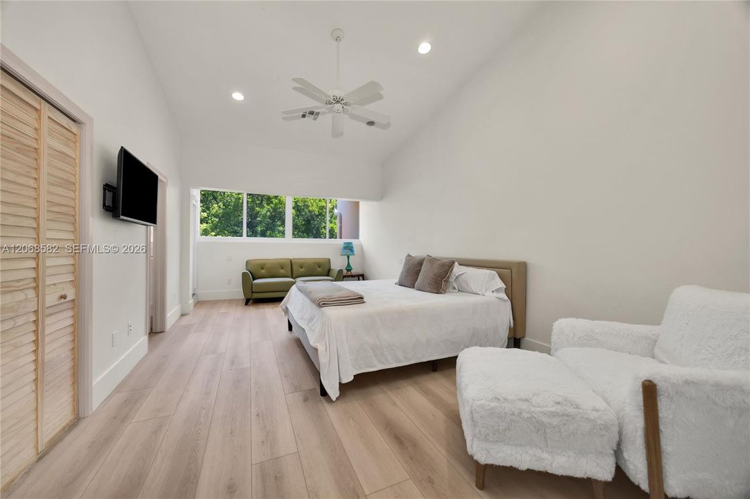 For Sale: $1,850,000 (3 beds, 4 baths, 3885 Square Feet)