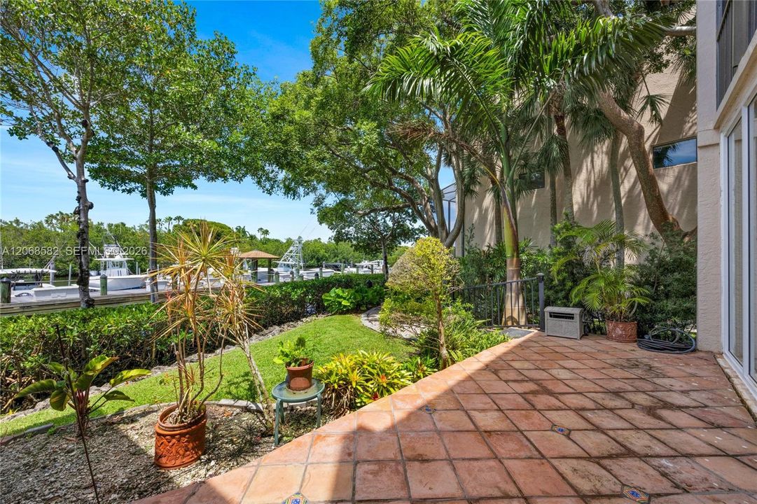For Sale: $1,850,000 (3 beds, 4 baths, 3885 Square Feet)